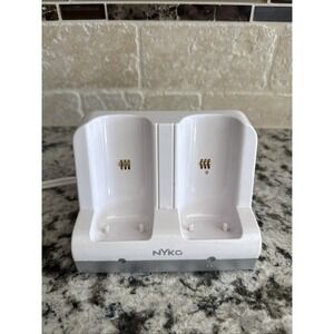 Nyko 87000-A50 Nintendo Wii Remote Charging Docking Station